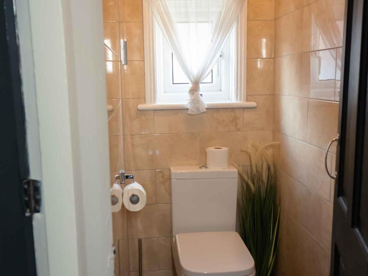 Pass The Keys Amazing, Newly Renovated 5Bedroom House Sleeps 10 Скарборо Екстер'єр фото