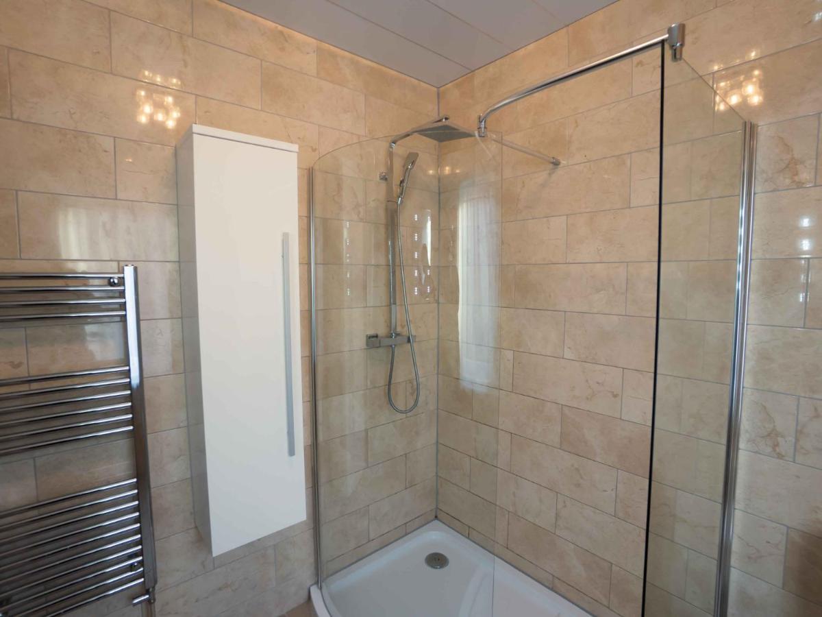 Pass The Keys Amazing, Newly Renovated 5Bedroom House Sleeps 10 Скарборо Екстер'єр фото