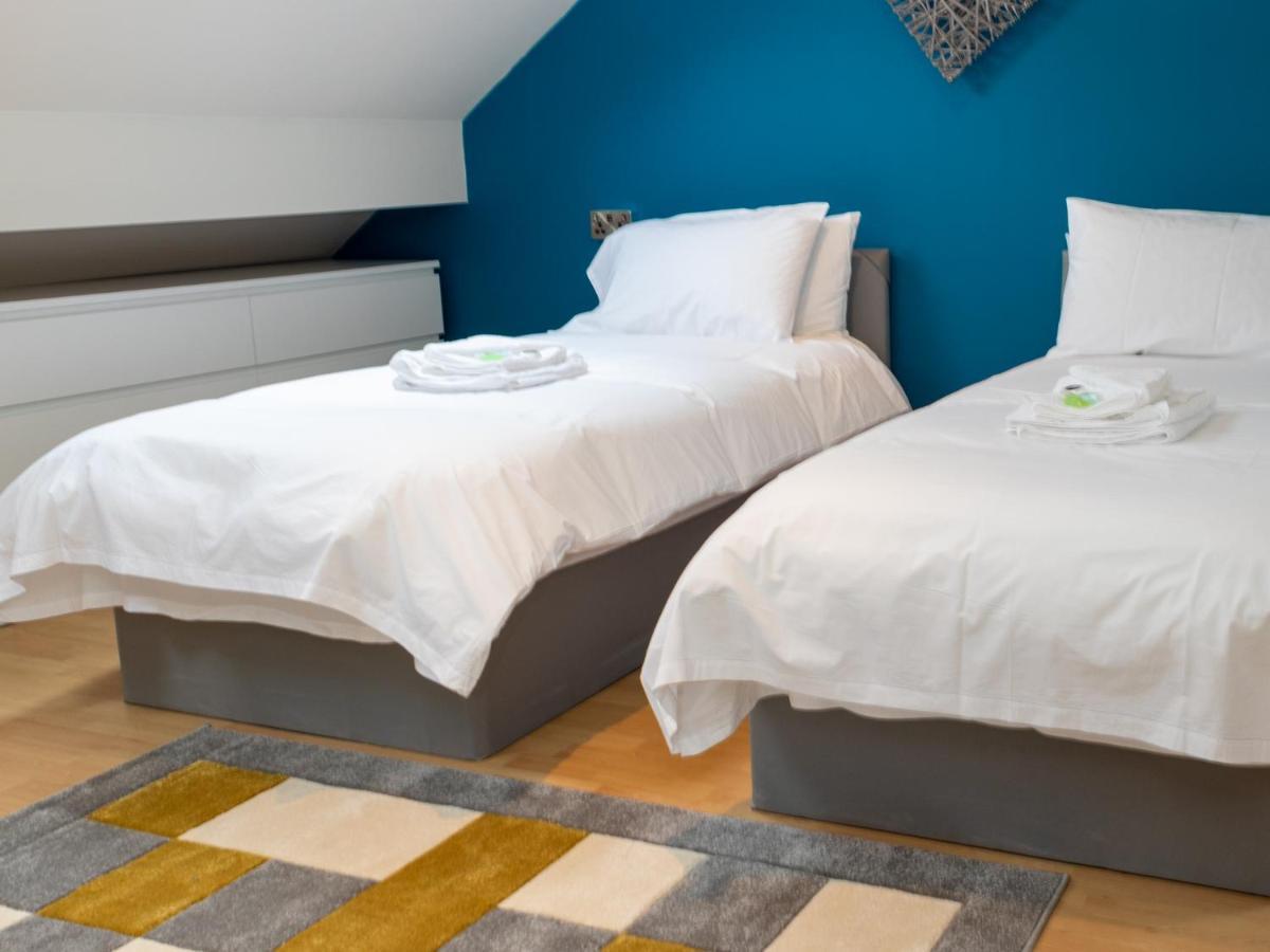 Pass The Keys Amazing, Newly Renovated 5Bedroom House Sleeps 10 Скарборо Екстер'єр фото