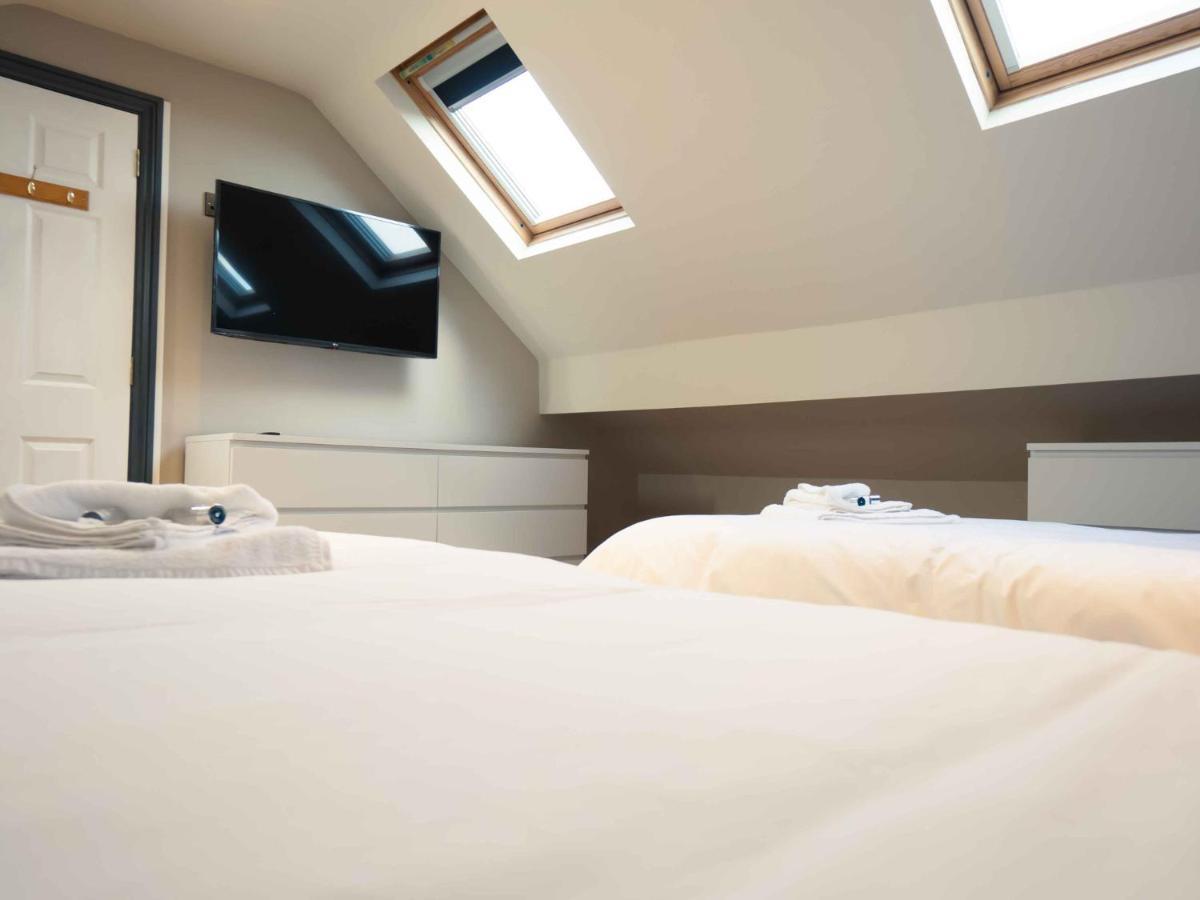 Pass The Keys Amazing, Newly Renovated 5Bedroom House Sleeps 10 Скарборо Екстер'єр фото